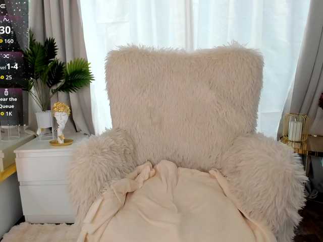 Paris-x-Hilton's BongaCams show and profile