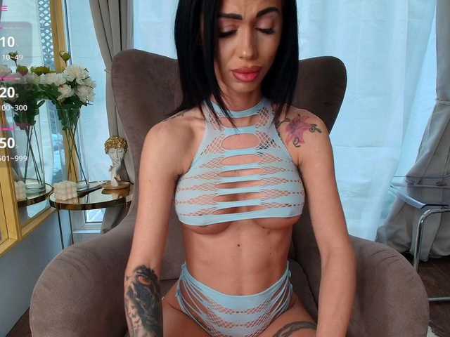 Paris-x-Hilton's BongaCams show and profile