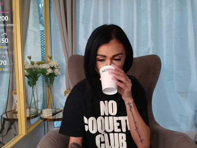 Paris-x-Hilton's BongaCams show and profile