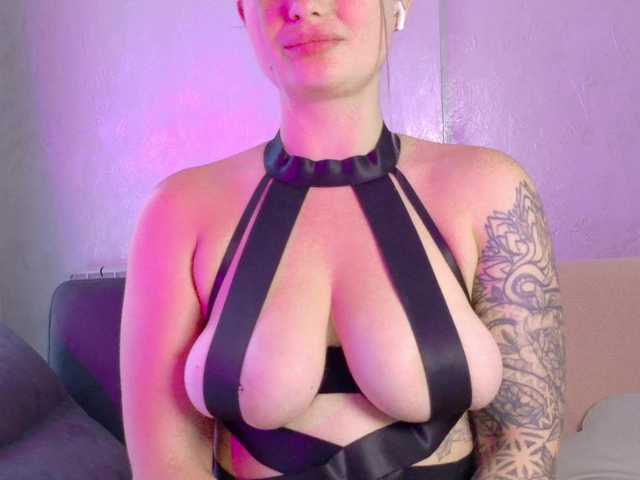 Sex chat gratuit in direct cu Starstorm pe BongaCams