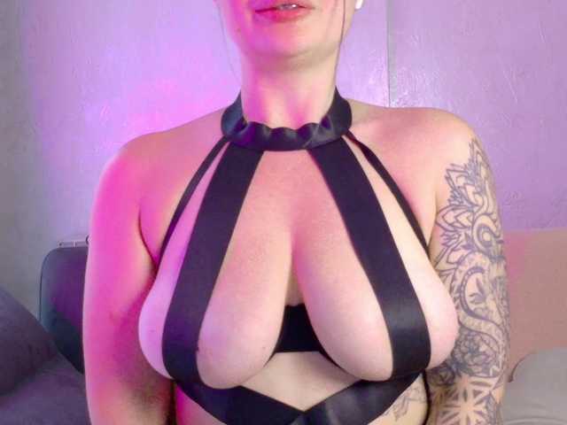 Sex chat gratuit in direct cu Starstorm pe BongaCams