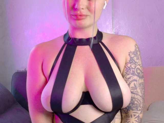 Sex chat gratuit in direct cu Starstorm pe BongaCams