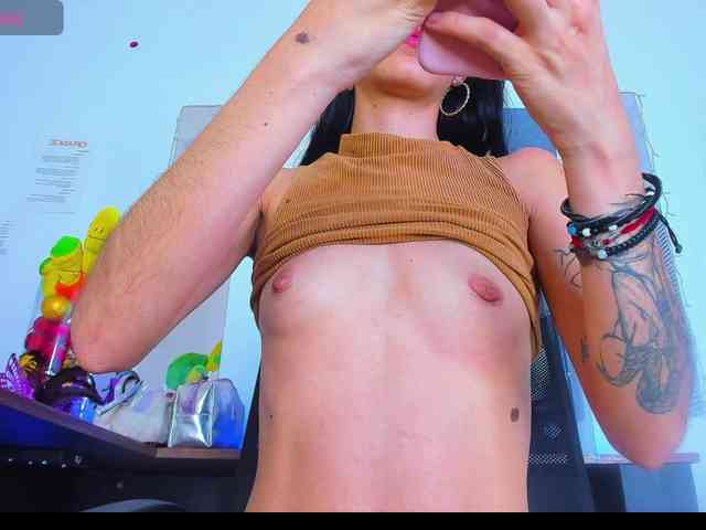 SERENASMITH webcam