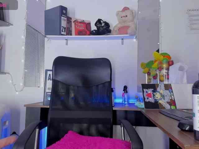 SERENASMITH webcam