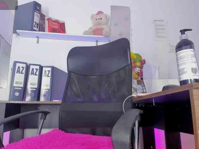 SERENASMITH webcam