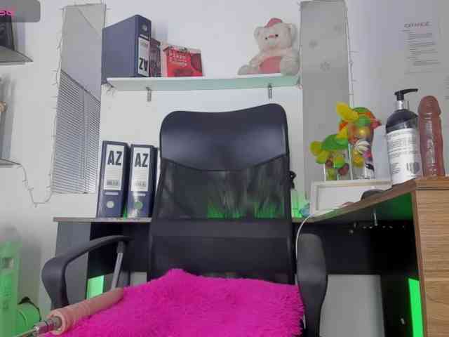 SERENASMITH webcam