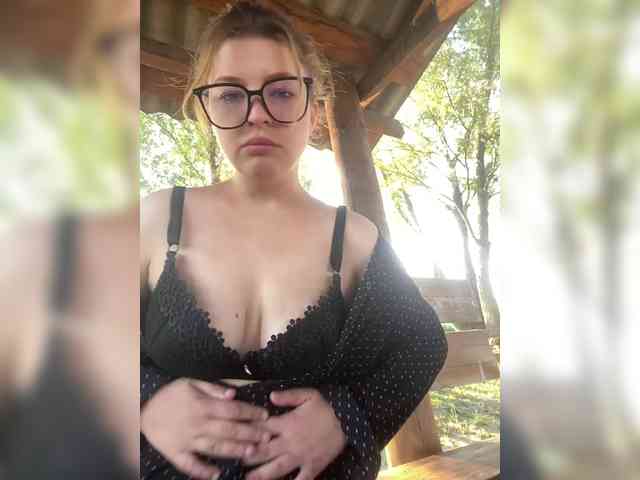 LilianLovee webcam