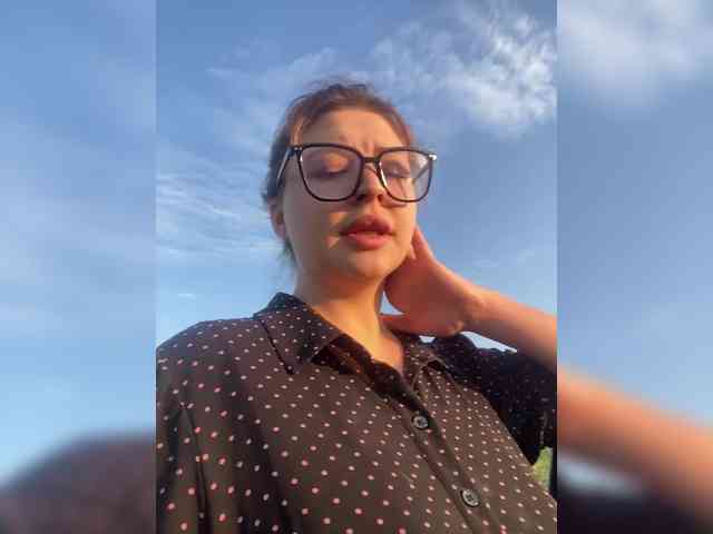 LilianLovee webcam