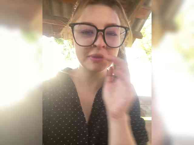 Модель: LilianLovee