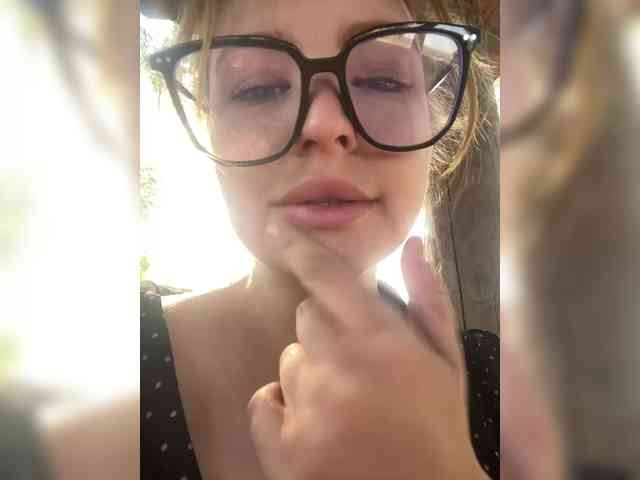 LilianLovee webcam