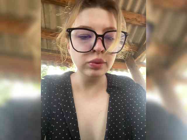 LilianLovee webcam