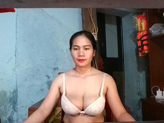 EllaShow93's BongaCams show and profile