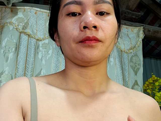 EllaShow93's BongaCams show and profile