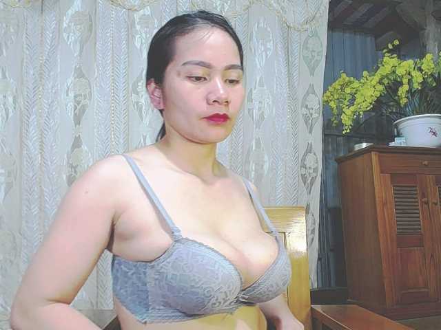 EllaShow93's BongaCams show and profile