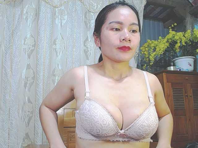 EllaShow93's BongaCams show and profile