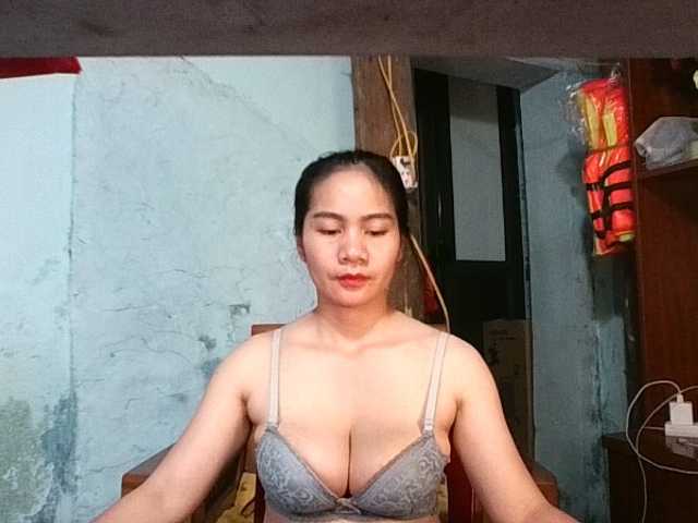 EllaShow93's BongaCams show and profile