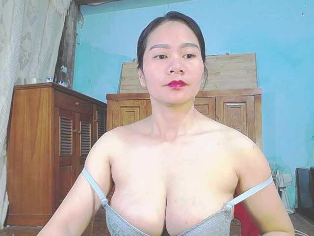 EllaShow93's BongaCams show and profile