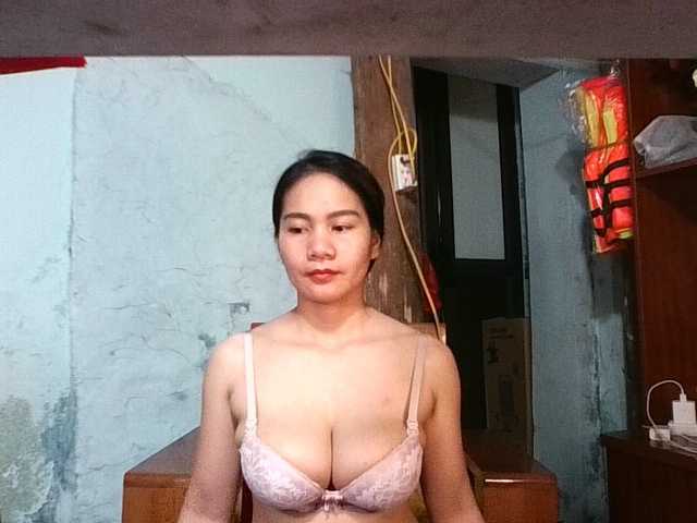 EllaShow93's BongaCams show and profile