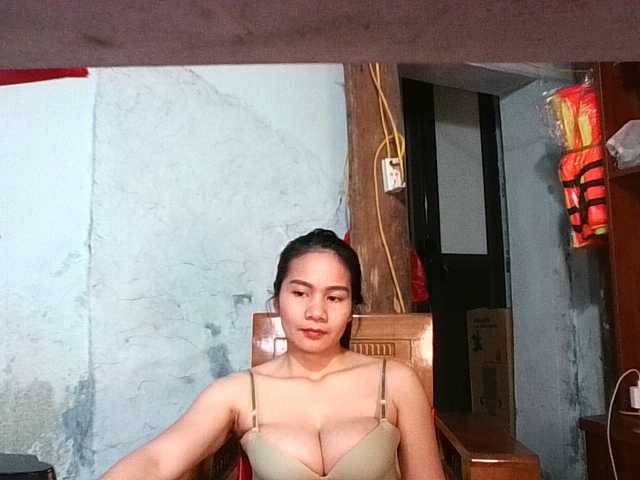 EllaShow93's BongaCams show and profile