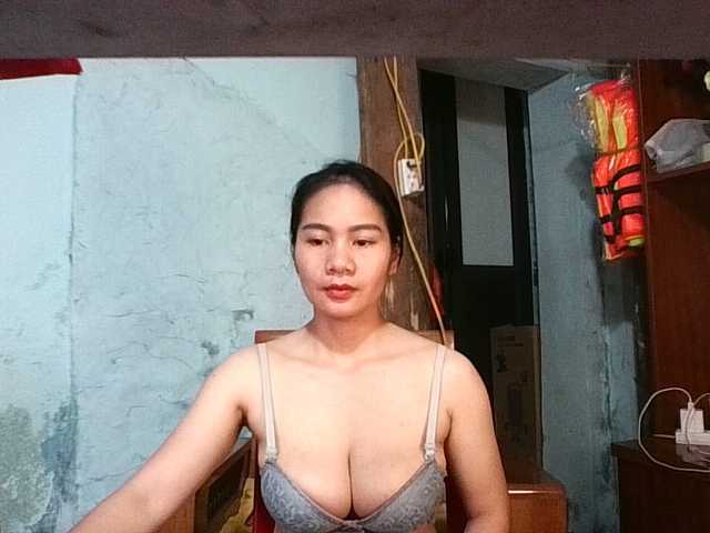 EllaShow93's BongaCams show and profile