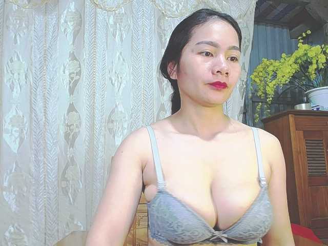 EllaShow93's BongaCams show and profile