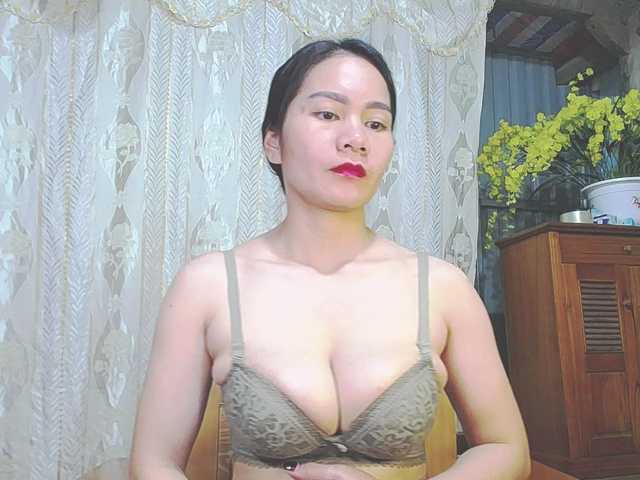 EllaShow93's BongaCams show and profile