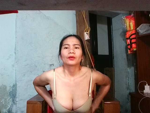 EllaShow93's BongaCams show and profile