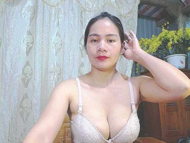 EllaShow93's BongaCams show and profile