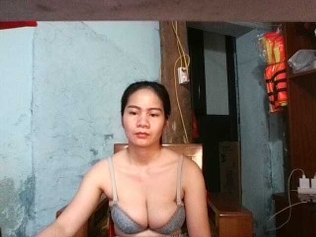 EllaShow93's BongaCams show and profile