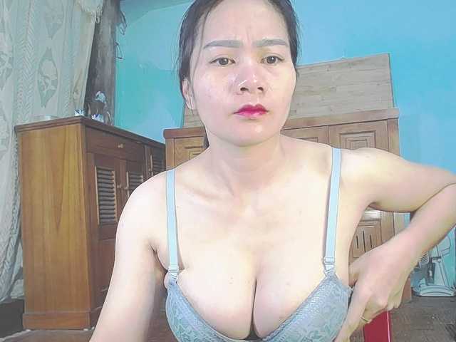 EllaShow93's BongaCams show and profile