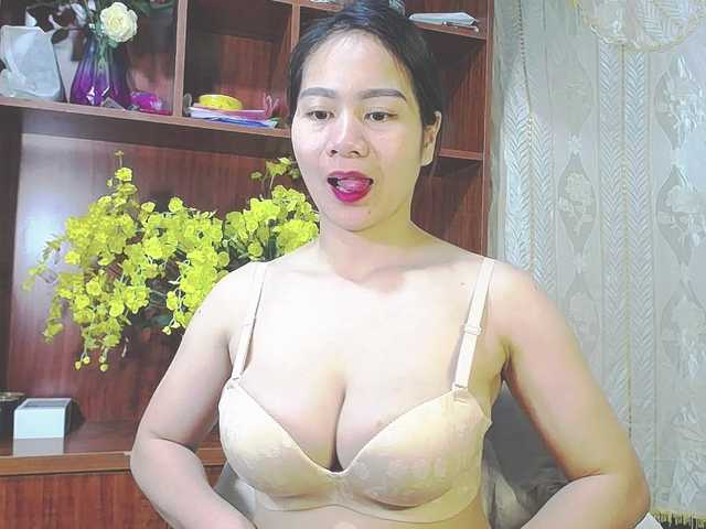 EllaShow93's BongaCams show and profile