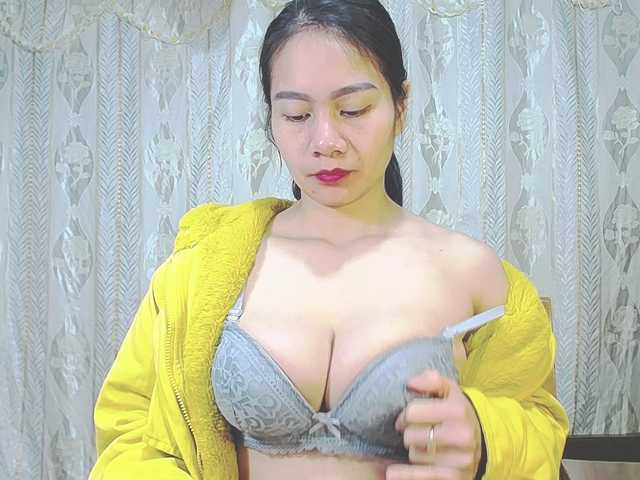 EllaShow93's BongaCams show and profile