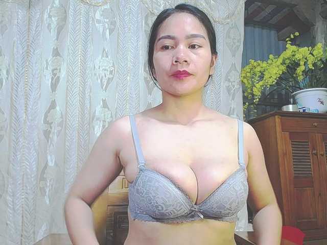 EllaShow93's BongaCams show and profile