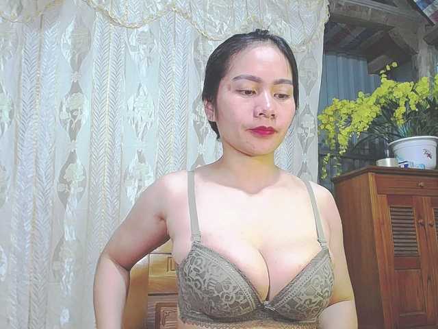 EllaShow93's BongaCams show and profile