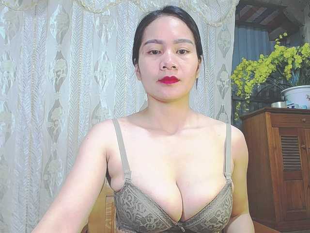 EllaShow93's BongaCams show and profile