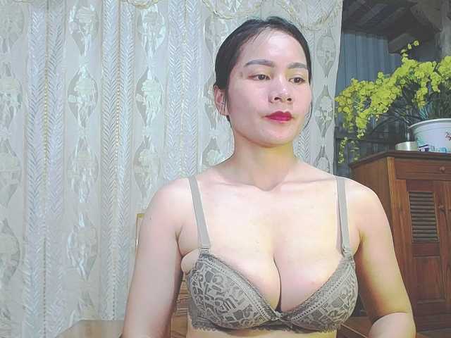 EllaShow93's BongaCams show and profile