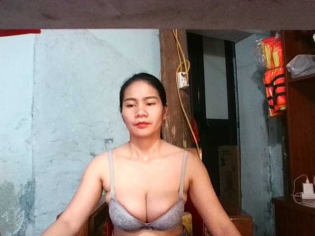 EllaShow93's BongaCams show and profile