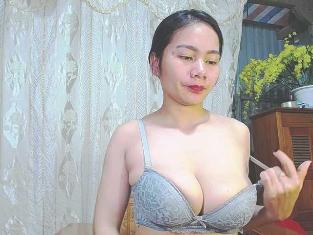 EllaShow93's BongaCams show and profile