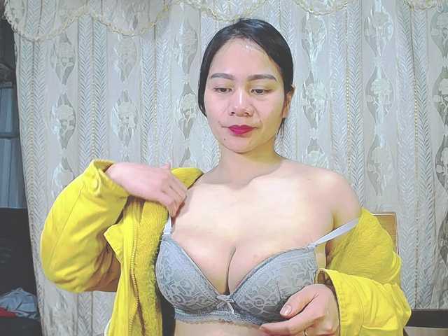 EllaShow93's BongaCams show and profile