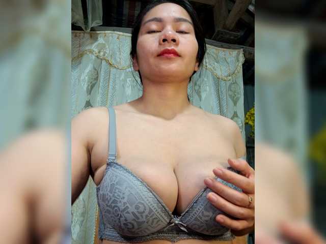 EllaShow93's BongaCams show and profile