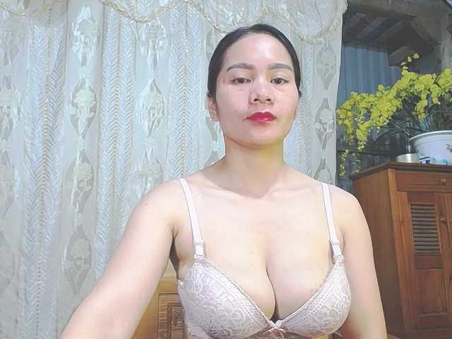 EllaShow93's BongaCams show and profile