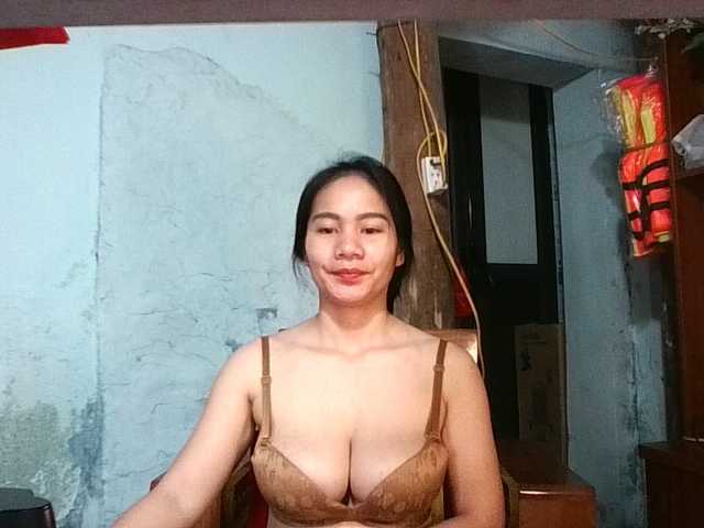 EllaShow93's BongaCams show and profile