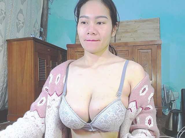 EllaShow93 Live Cam on BongaCams