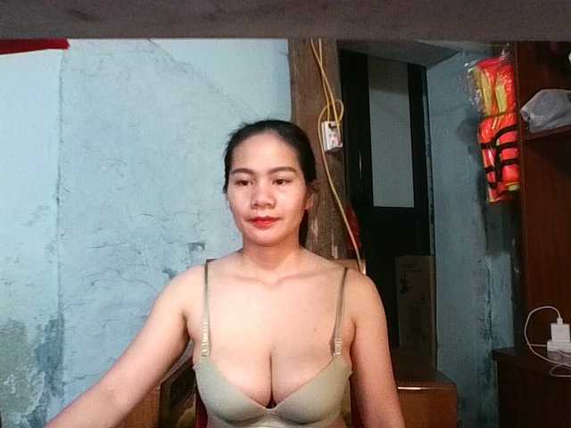 EllaShow93's BongaCams show and profile