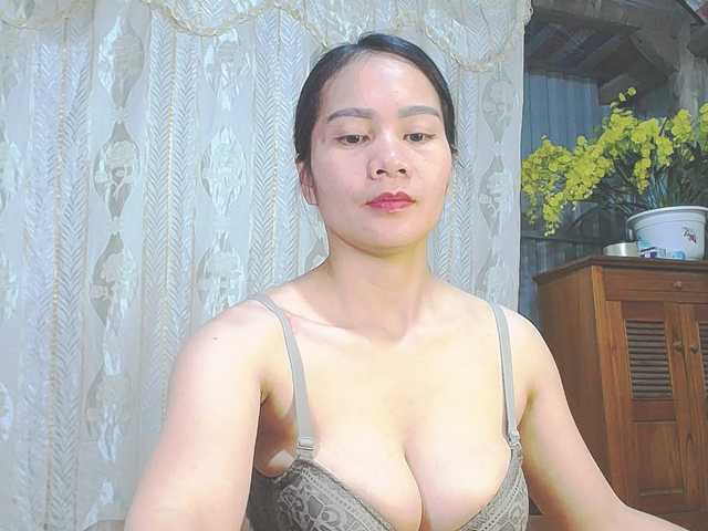 EllaShow93's BongaCams show and profile