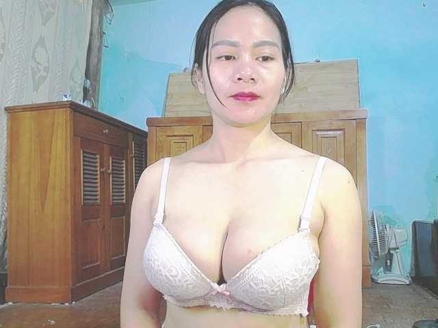 EllaShow93's BongaCams show and profile