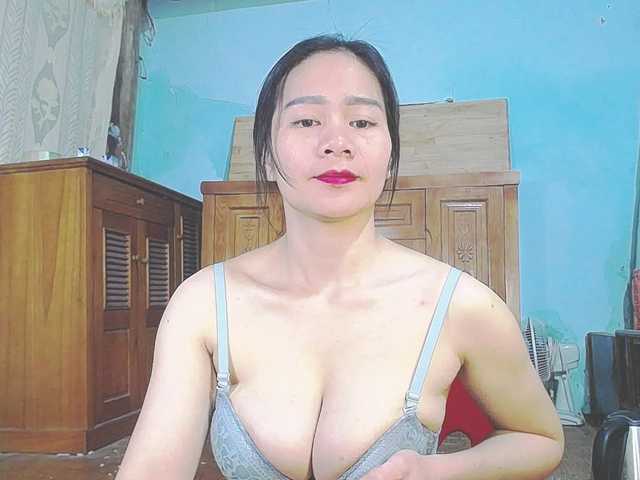 EllaShow93's BongaCams show and profile