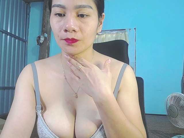  EllaShow93 chat room