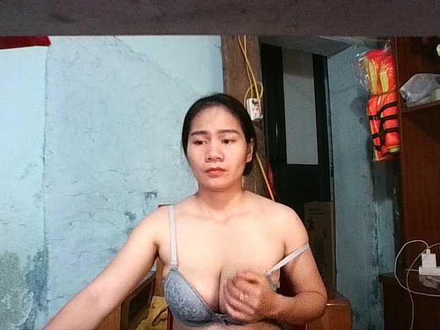 EllaShow93's BongaCams show and profile