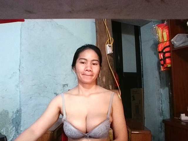 EllaShow93's BongaCams show and profile